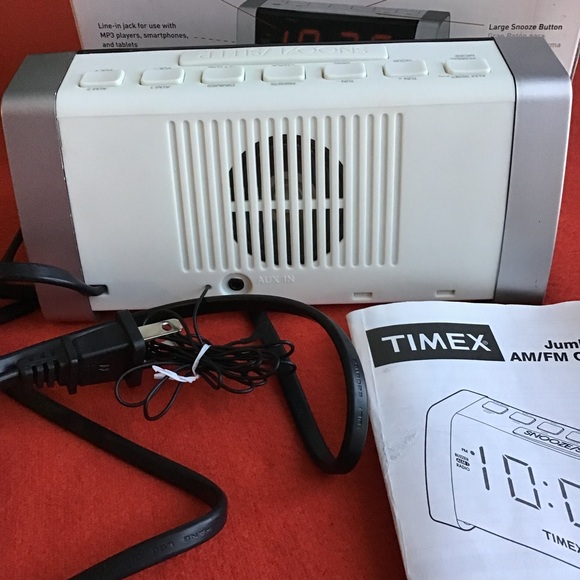 Timex Jumbo Display AM/FM Clock Radio Model T235 - Picture 8 of 8